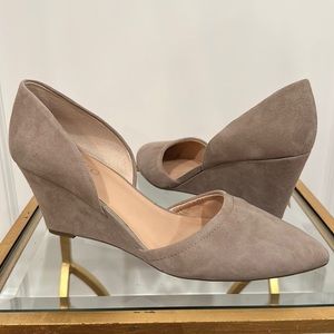 Franco Sarto light taupe suede wedge shoe